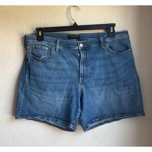 Banana Republic Women's Denim Jean shorts stretch NOT distressed classic style s